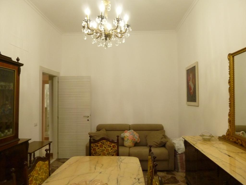 Termini Station Apartment Ai Due Cortili Presso Le Mura Aureliane Рим Екстериор снимка