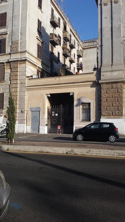 Termini Station Apartment Ai Due Cortili Presso Le Mura Aureliane Рим Екстериор снимка